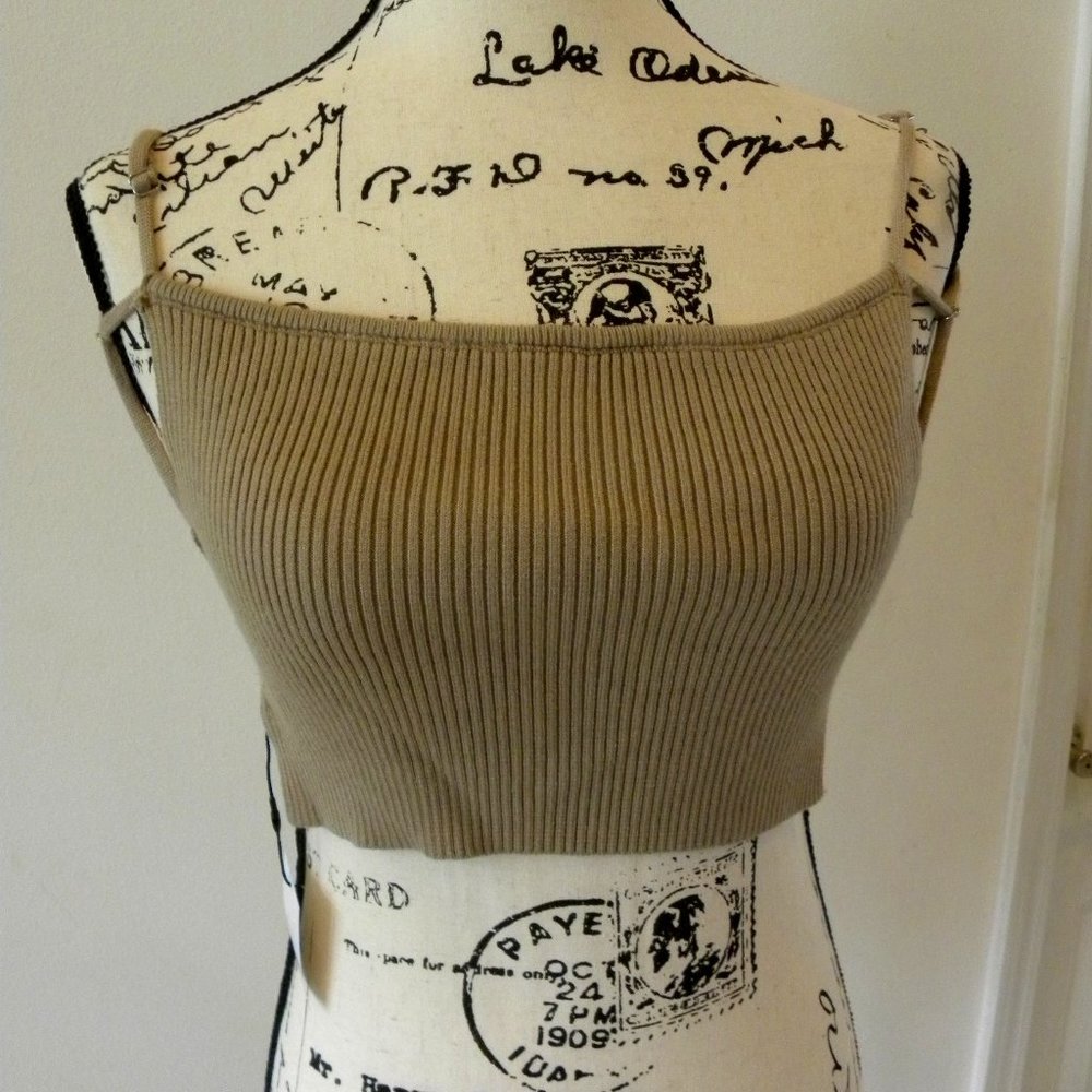 New cute  top halter with strap in the back  and shoulder  sz s